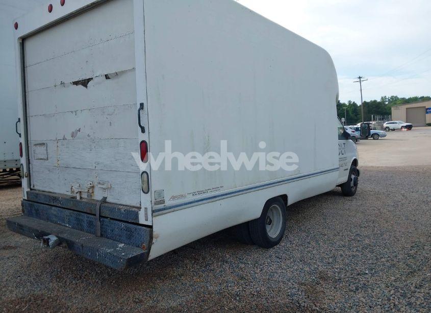 Photo 4 of 2002 Chevrolet Express COMM CUTAWAY (VIN 1GBJG31R921176769)