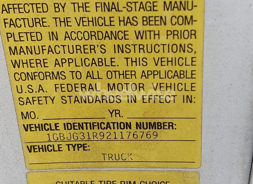 Photo 8 of 2002 Chevrolet Express COMM CUTAWAY (VIN 1GBJG31R921176769)