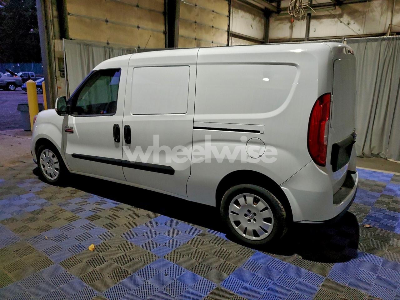 Photo 2 of 2021 RAM PROMASTER UTILITY / SERVICE VAN (VIN 1GBJG31U061163953)