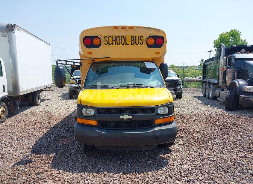 Photo 12 of 2006 Chevrolet Express CUTAWAY WORK VAN (VIN 1GBJG31U061244211)