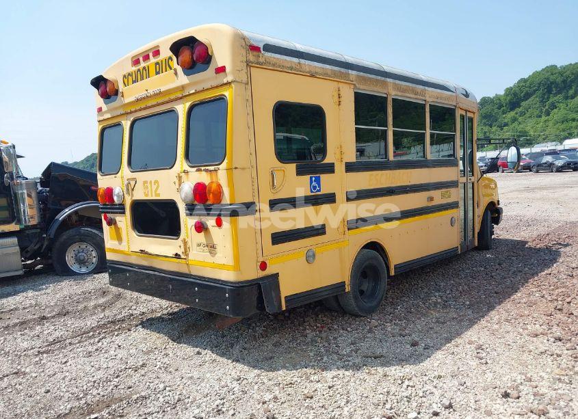 Photo 4 of 2006 Chevrolet Express CUTAWAY WORK VAN (VIN 1GBJG31U061244211)