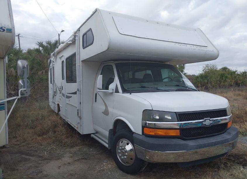 2004 Chevrolet Express CUTAWAY BASE W/C7L/C7N (VIN 1GBJG31U141163991) main photo