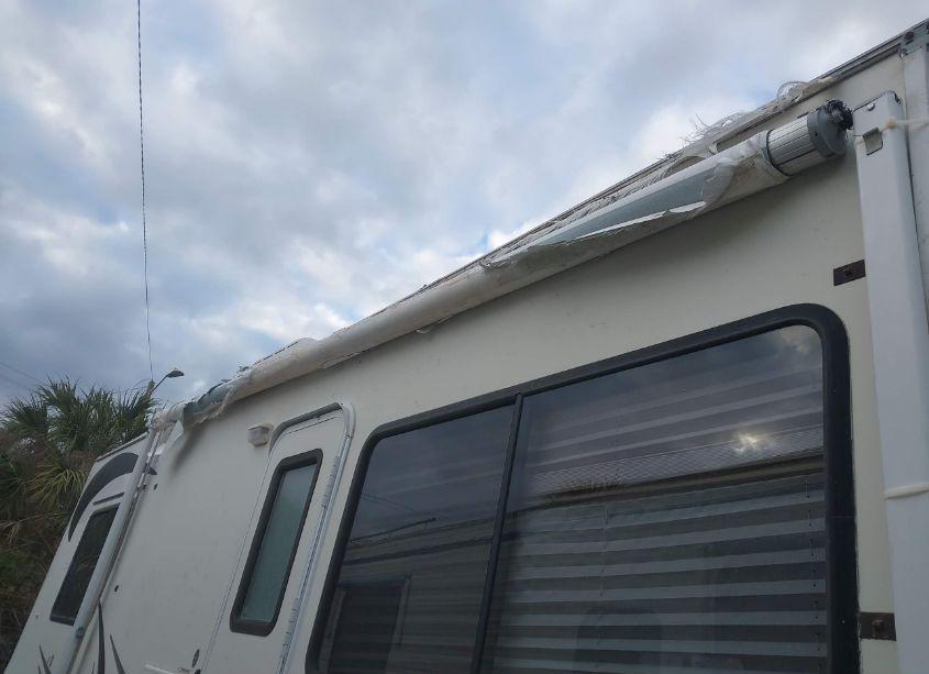 Photo 12 of 2004 Chevrolet Express CUTAWAY BASE W/C7L/C7N (VIN 1GBJG31U141163991)