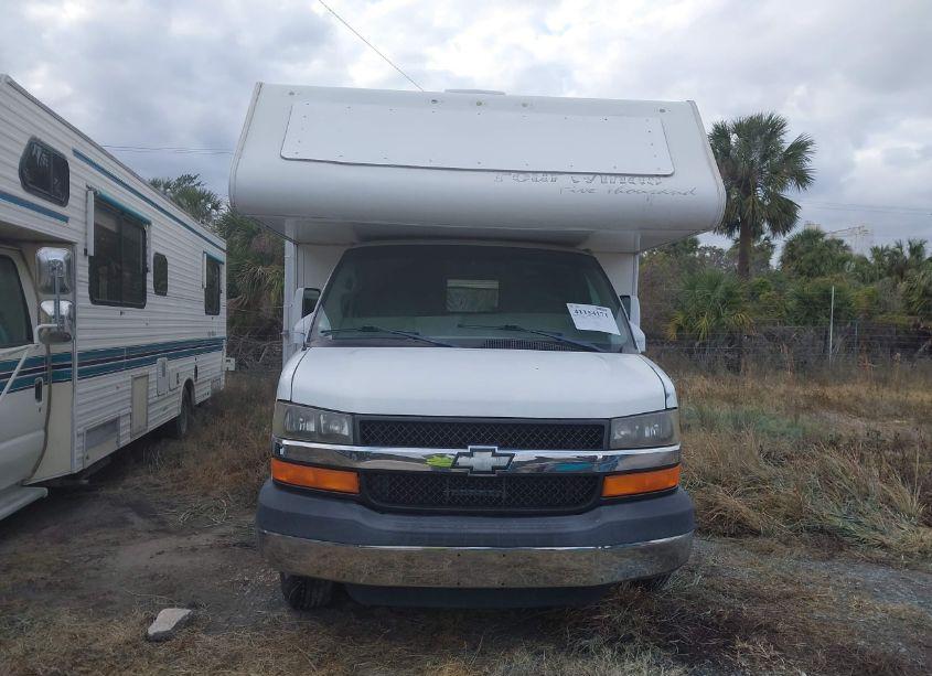 Photo 13 of 2004 Chevrolet Express CUTAWAY BASE W/C7L/C7N (VIN 1GBJG31U141163991)