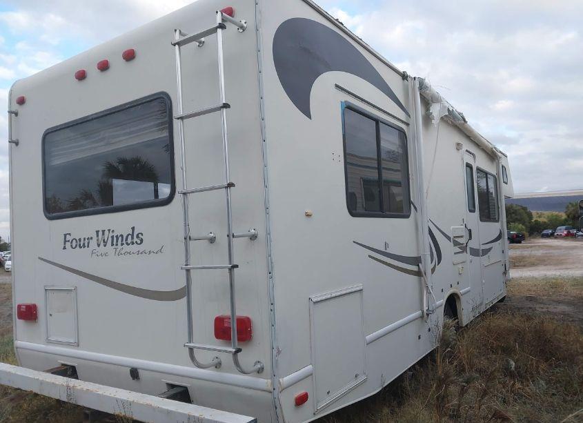 Photo 4 of 2004 Chevrolet Express CUTAWAY BASE W/C7L/C7N (VIN 1GBJG31U141163991)