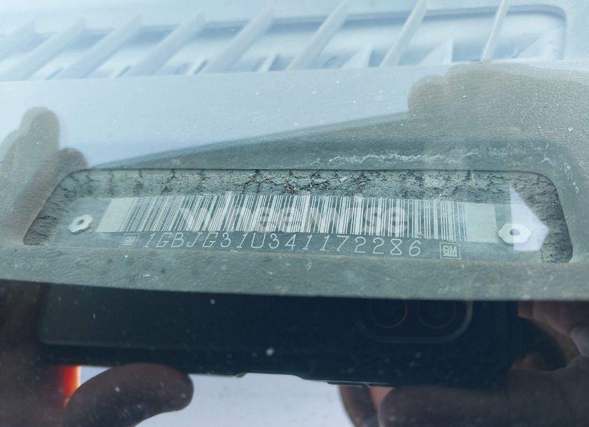 Photo 8 of 2004 Chevrolet Express CUTAWAY BASE W/C7L/C7N (VIN 1GBJG31U341172286)