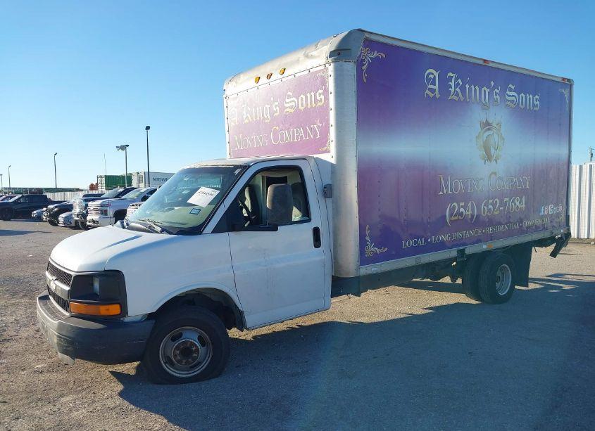Photo 2 of 2005 Chevrolet Express CUTAWAY BASE W/C7L/C7N (VIN 1GBJG31U451206172)