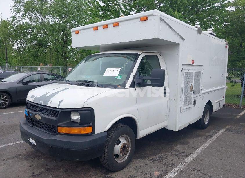 Photo 2 of 2007 Chevrolet Express CUTAWAY WORK VAN (VIN 1GBJG31U571236686)