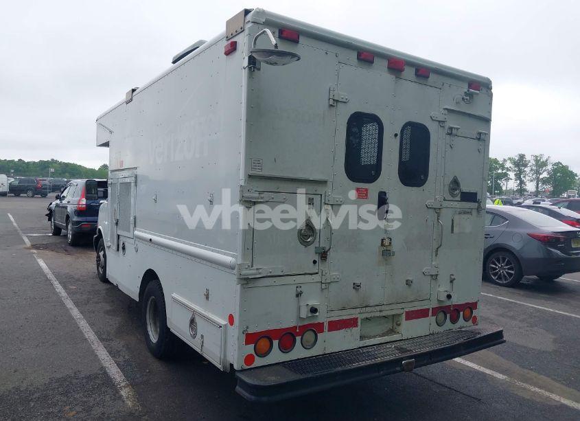 Photo 3 of 2007 Chevrolet Express CUTAWAY WORK VAN (VIN 1GBJG31U571236686)