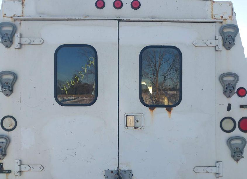 Photo 15 of 2004 Chevrolet Express CUTAWAY BASE W/C7L/C7N (VIN 1GBJG31U641160083)