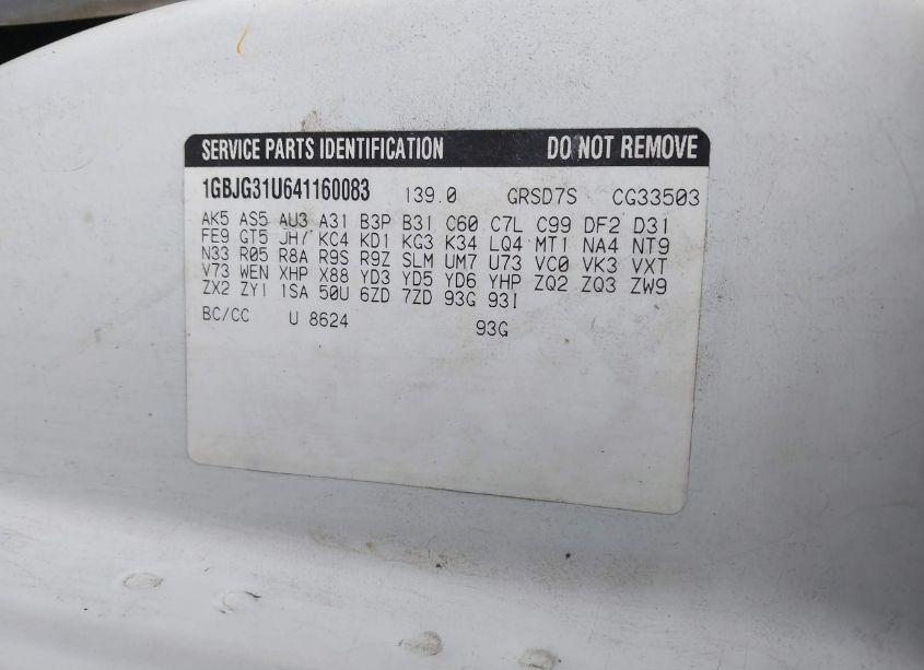 Photo 8 of 2004 Chevrolet Express CUTAWAY BASE W/C7L/C7N (VIN 1GBJG31U641160083)