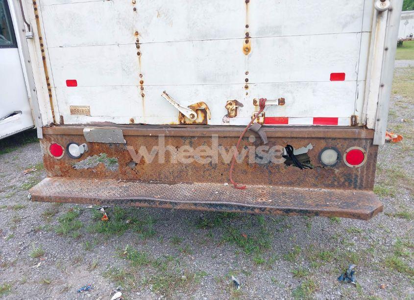 Photo 11 of 2005 Chevrolet Express CUTAWAY BASE W/C7A (VIN 1GBJG31U651236581)