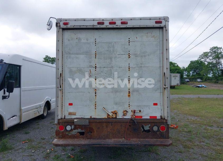 Photo 15 of 2005 Chevrolet Express CUTAWAY BASE W/C7A (VIN 1GBJG31U651236581)