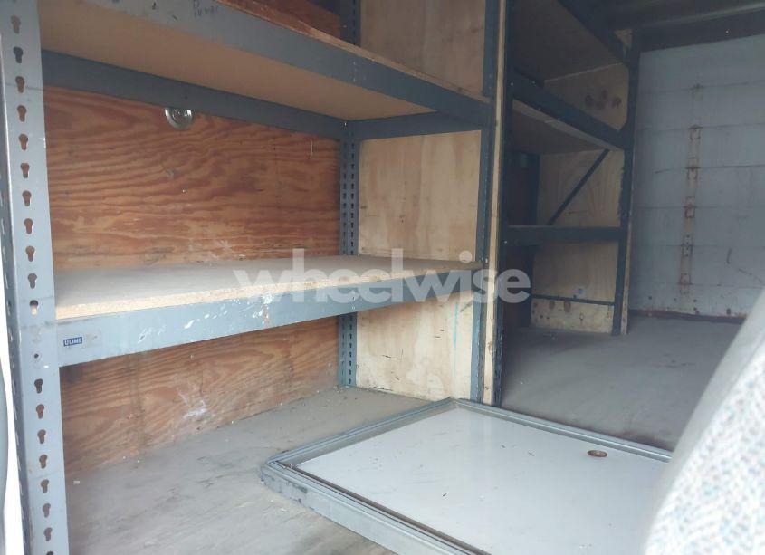 Photo 6 of 2005 Chevrolet Express CUTAWAY BASE W/C7A (VIN 1GBJG31U651236581)