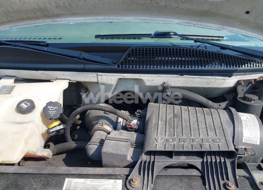 Photo 9 of 2005 Chevrolet Express CUTAWAY BASE W/C7A (VIN 1GBJG31U651236581)