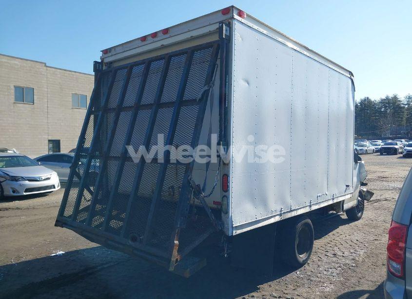 Photo 4 of 2007 Chevrolet Express CUTAWAY WORK VAN (VIN 1GBJG31U671254484)