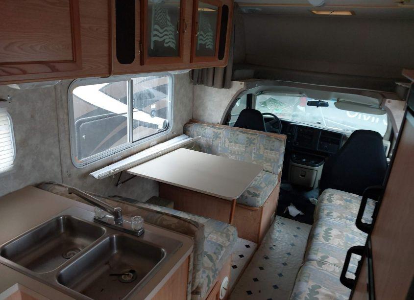 Photo 7 of 2003 Chevrolet Express COACHMEN MOTOR HOME (VIN 1GBJG31U831128220)