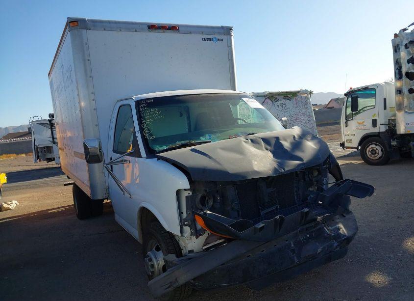 2003 Chevrolet Express CUTAWAY BASE W/C7L/C7N (VIN 1GBJG31U831132168) main photo