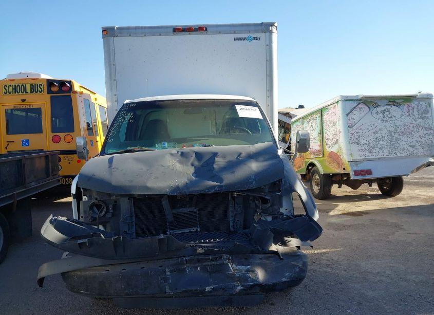 Photo 11 of 2003 Chevrolet Express CUTAWAY BASE W/C7L/C7N (VIN 1GBJG31U831132168)