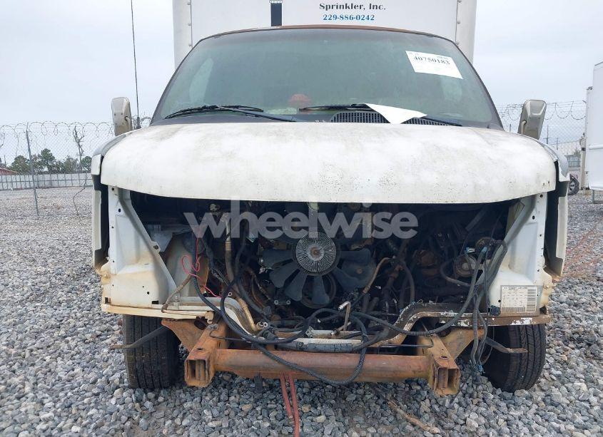 Photo 11 of 2003 Chevrolet Express CUTAWAY BASE W/C7L/C7N (VIN 1GBJG31U831163663)