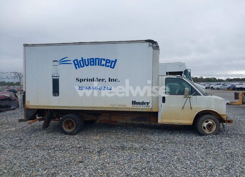 Photo 17 of 2003 Chevrolet Express CUTAWAY BASE W/C7L/C7N (VIN 1GBJG31U831163663)