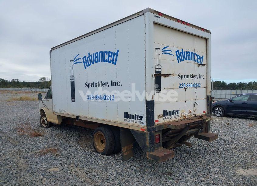 Photo 3 of 2003 Chevrolet Express CUTAWAY BASE W/C7L/C7N (VIN 1GBJG31U831163663)
