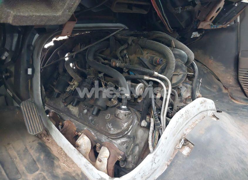 Photo 9 of 2003 Chevrolet Express CUTAWAY BASE W/C7L/C7N (VIN 1GBJG31U831163663)