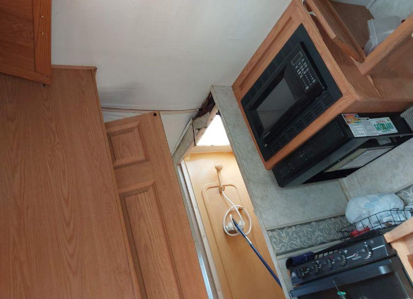 Photo 12 of 2005 Chevrolet Express CUTAWAY (VIN 1GBJG31U851115597)