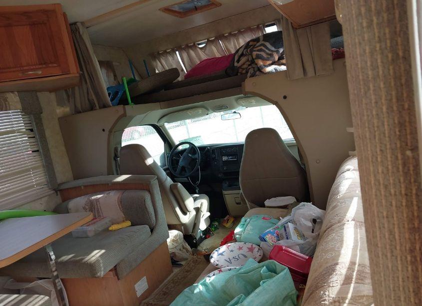 Photo 5 of 2005 Chevrolet Express CUTAWAY (VIN 1GBJG31U851115597)