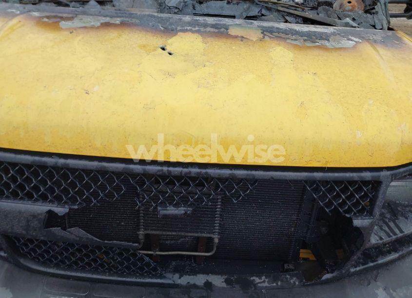 Photo 10 of 2006 Chevrolet Express CUTAWAY WORK VAN (VIN 1GBJG31UX61139305)