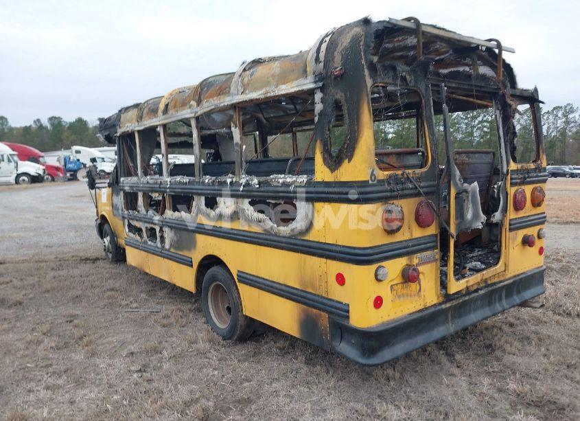 Photo 3 of 2006 Chevrolet Express CUTAWAY WORK VAN (VIN 1GBJG31UX61139305)