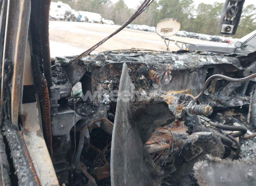 Photo 6 of 2006 Chevrolet Express CUTAWAY WORK VAN (VIN 1GBJG31UX61139305)