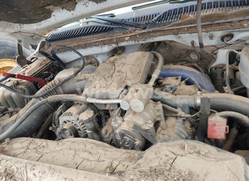 Photo 10 of 2001 Chevrolet Silverado K3500 (VIN 1GBJK33101F186355)