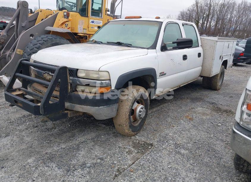 Photo 2 of 2001 Chevrolet Silverado K3500 (VIN 1GBJK33101F186355)