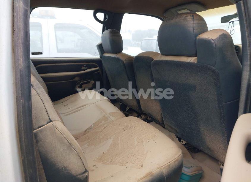 Photo 8 of 2001 Chevrolet Silverado K3500 (VIN 1GBJK33101F186355)