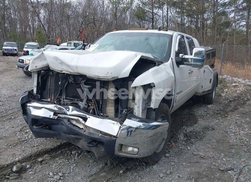 Photo 2 of 2007 Chevrolet Silverado 3500 LTZ (VIN 1GBJK33637F567279)