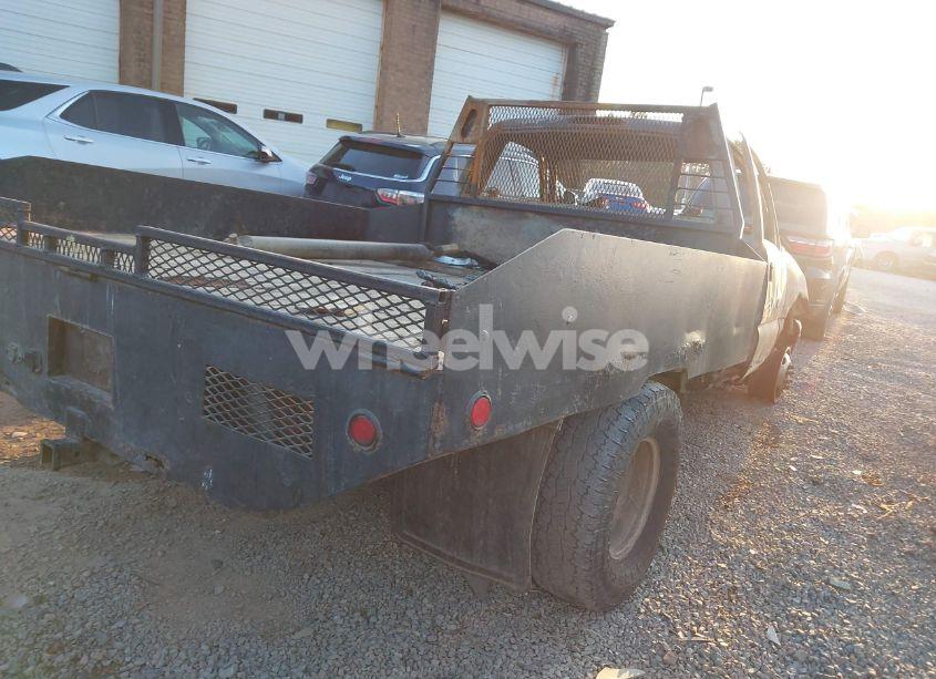 Photo 4 of 2004 Chevrolet Silverado 3500 LS (VIN 1GBJK34214E362377)