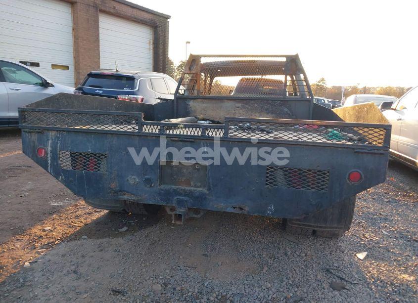 Photo 8 of 2004 Chevrolet Silverado 3500 LS (VIN 1GBJK34214E362377)