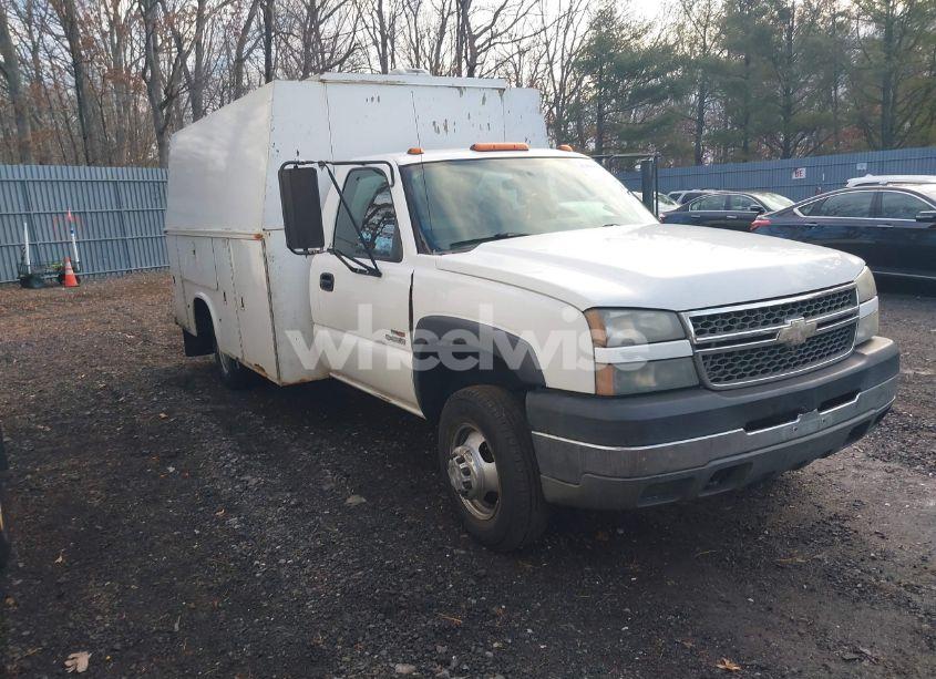 2005 Chevrolet Silverado 3500 CHASSIS WORK TRUCK (VIN 1GBJK34235E328605) main photo