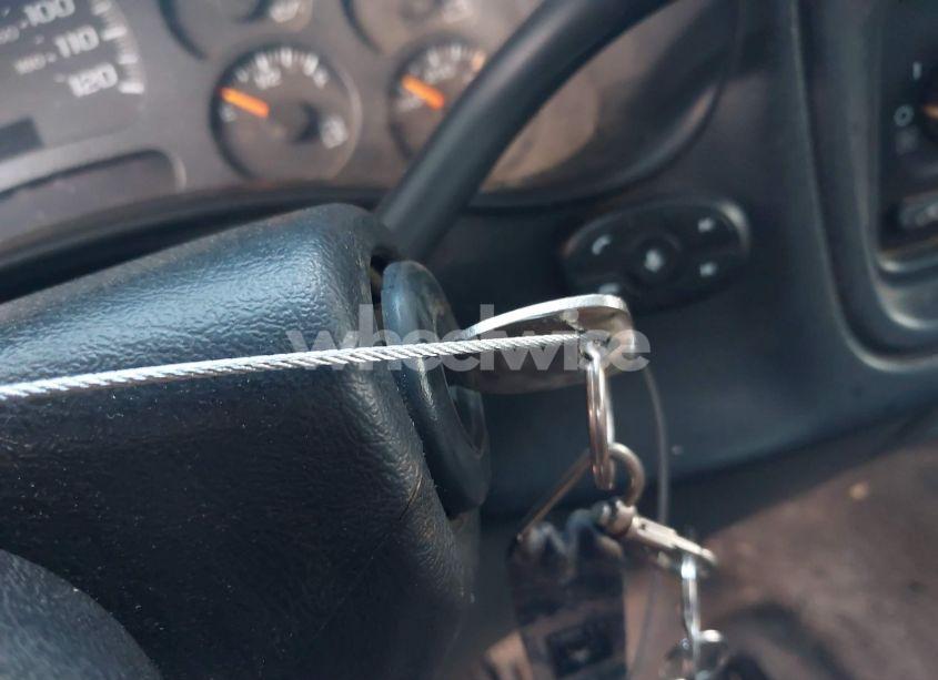 Photo 10 of 2005 Chevrolet Silverado 3500 CHASSIS WORK TRUCK (VIN 1GBJK34235E328605)