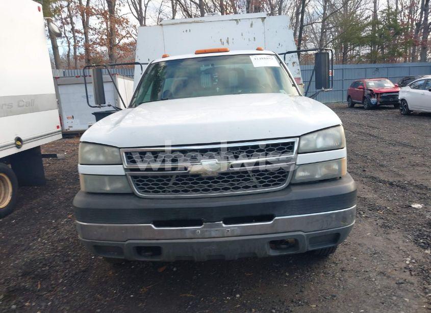 Photo 12 of 2005 Chevrolet Silverado 3500 CHASSIS WORK TRUCK (VIN 1GBJK34235E328605)