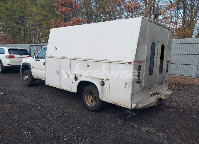 Photo 3 of 2005 Chevrolet Silverado 3500 CHASSIS WORK TRUCK (VIN 1GBJK34235E328605)