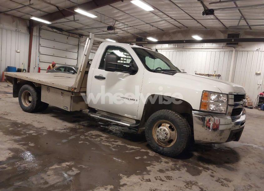 2007 Chevrolet Silverado 3500 CHASSIS WORK TRUCK (VIN 1GBJK34607E581953) main photo
