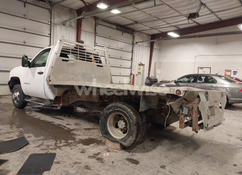 Photo 3 of 2007 Chevrolet Silverado 3500 CHASSIS WORK TRUCK (VIN 1GBJK34607E581953)