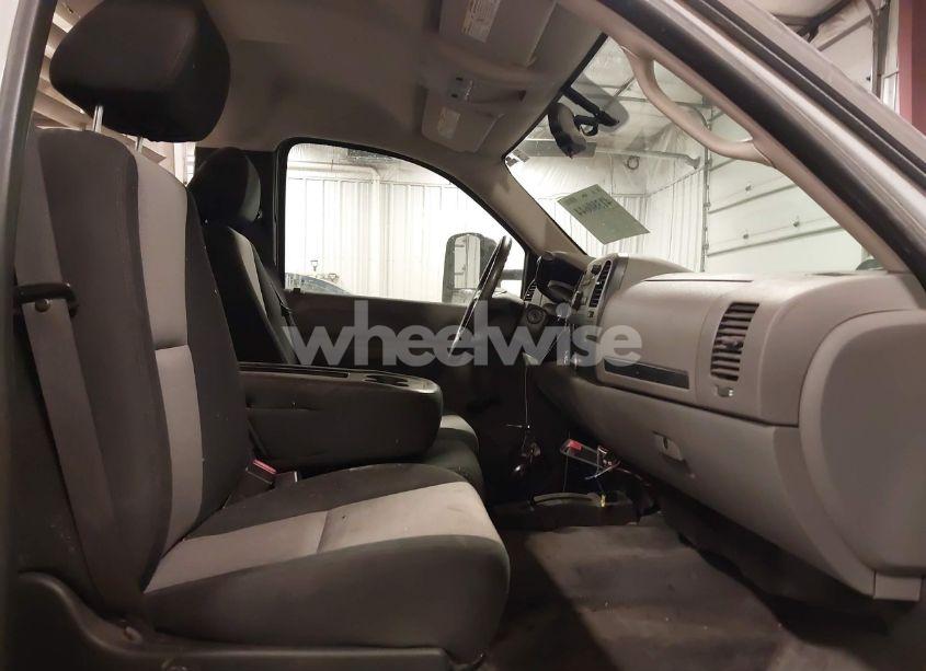 Photo 6 of 2007 Chevrolet Silverado 3500 CHASSIS WORK TRUCK (VIN 1GBJK34607E581953)