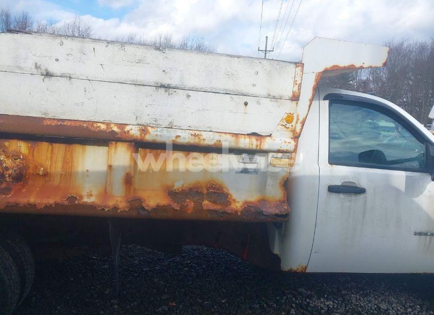 Photo 13 of 2007 Chevrolet Silverado 3500 CHASSIS LT1 (VIN 1GBJK34637E550518)