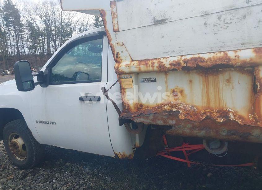 Photo 14 of 2007 Chevrolet Silverado 3500 CHASSIS LT1 (VIN 1GBJK34637E550518)