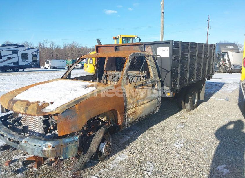 Photo 2 of 2006 Chevrolet Silverado 3500 CHASSIS WORK TRUCK (VIN 1GBJK34D46E227947)