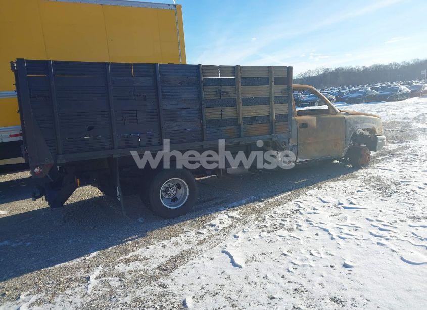 Photo 4 of 2006 Chevrolet Silverado 3500 CHASSIS WORK TRUCK (VIN 1GBJK34D46E227947)