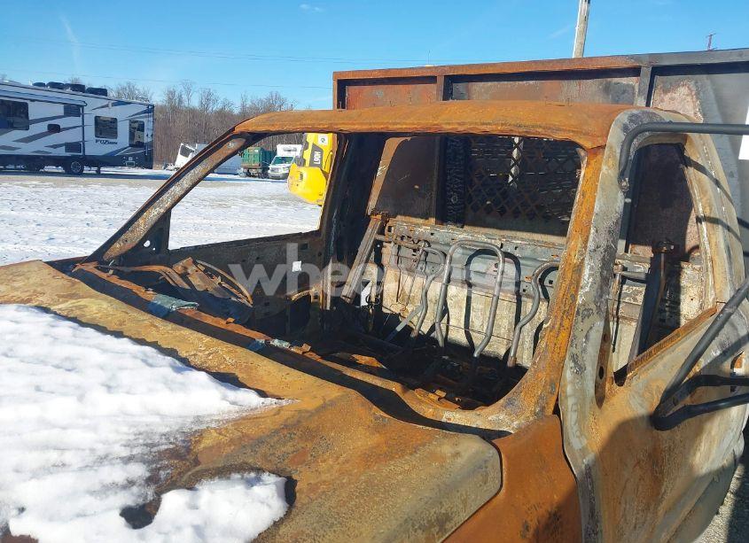 Photo 5 of 2006 Chevrolet Silverado 3500 CHASSIS WORK TRUCK (VIN 1GBJK34D46E227947)